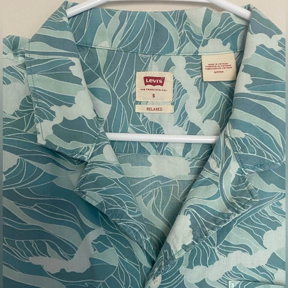 Levi's Men's Teal Leaf Print Shirt size‎ s